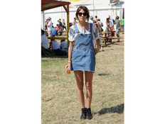 Alexa Chung wore a cutoff o...